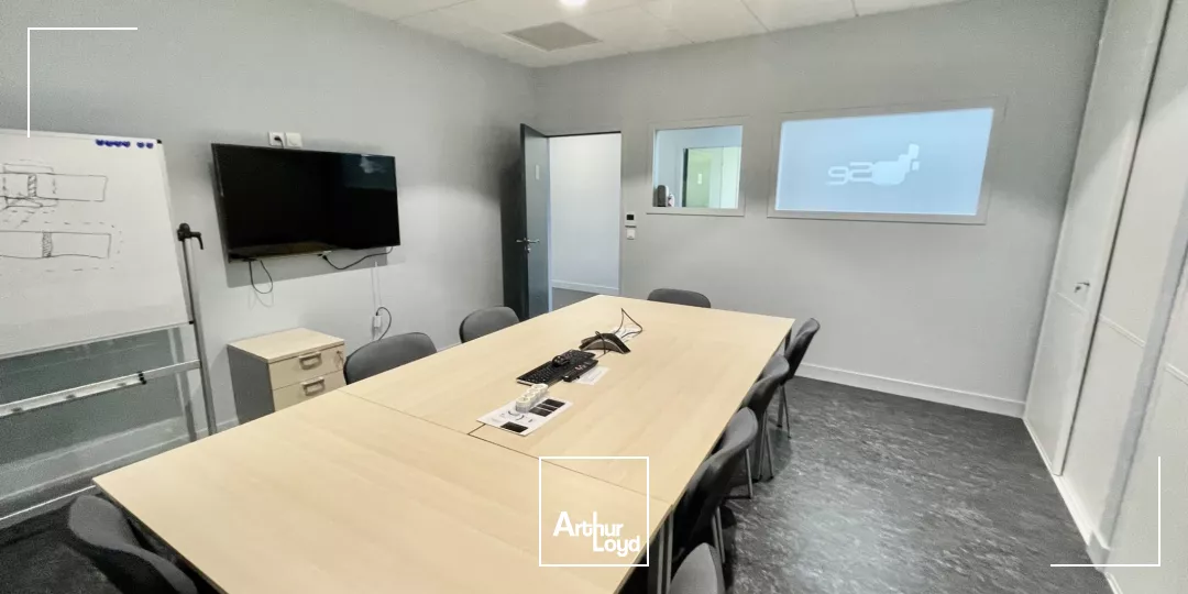 Locaux d'activité à vendre à SAINT ETIENNE DU ROUVRAY 76800