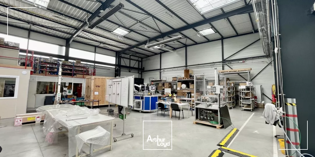 Locaux d'activité à vendre à SAINT ETIENNE DU ROUVRAY 76800