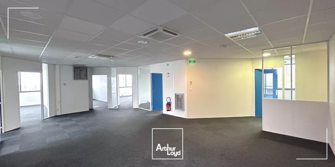Location - Bureaux de 756 m² divisibles à partir de 252 m² - Lormont ZFU