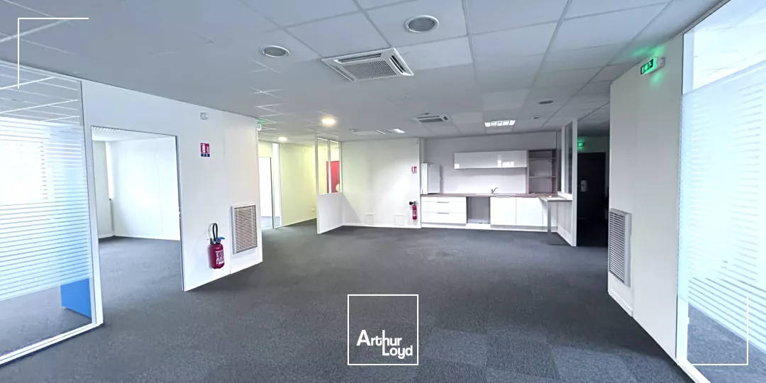 Location - Bureaux de 756 m² divisibles à partir de 252 m² - Lormont ZFU