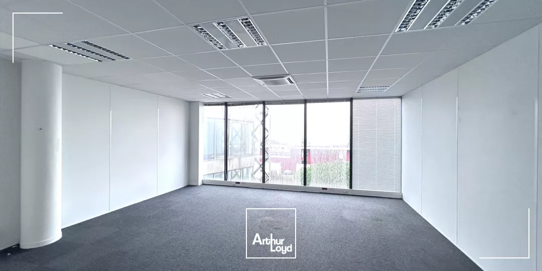 Location - Bureaux de 756 m² divisibles à partir de 252 m² - Lormont ZFU