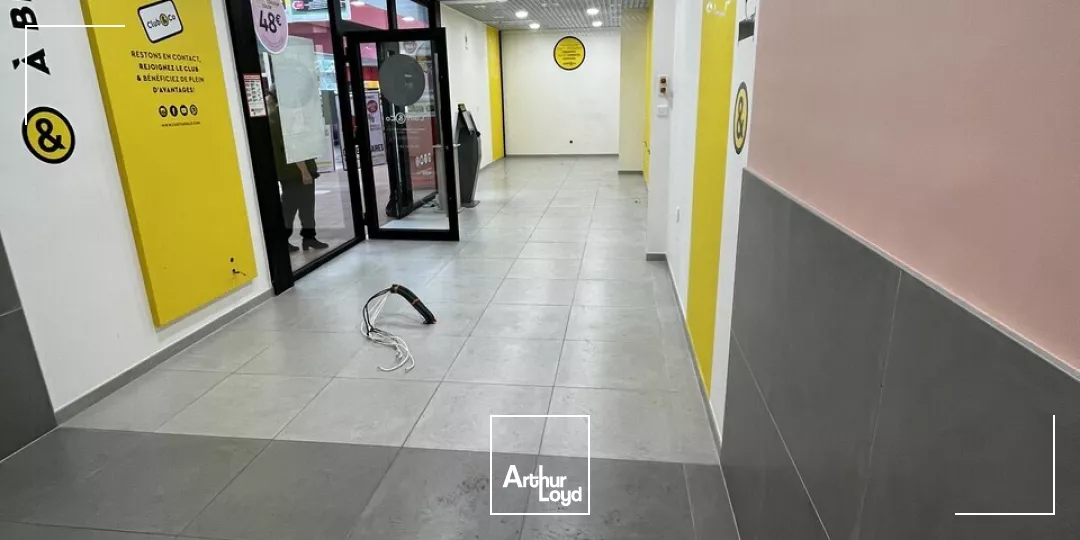 LOCAL COMMERCIAL à LOUER de 58.12 m²