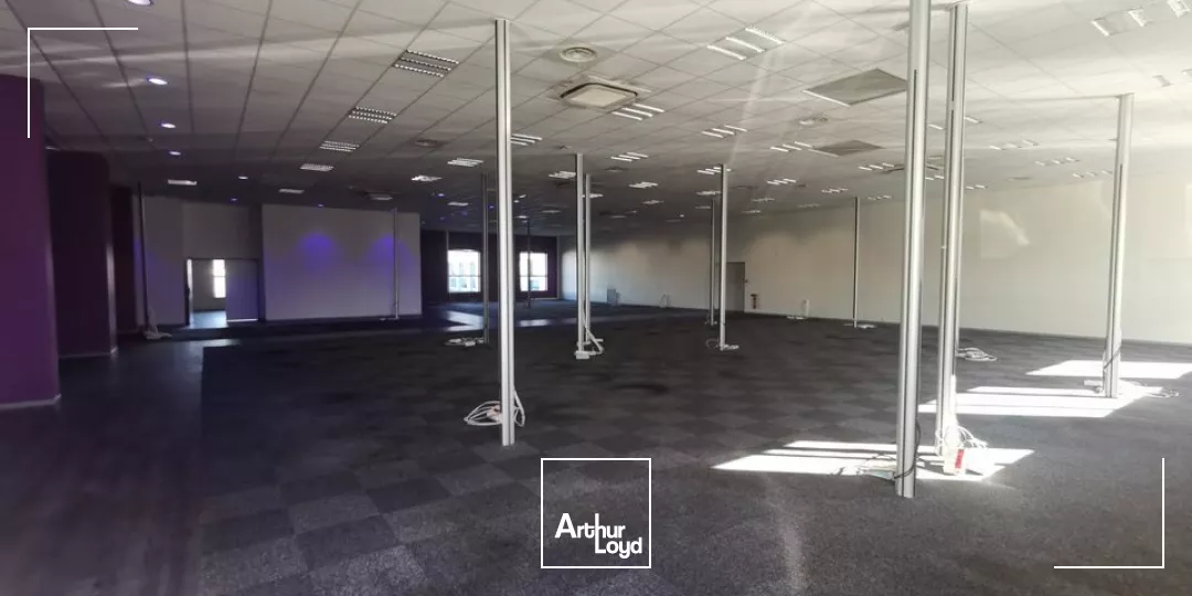 BUREAUX à LOUER de 1050 m²