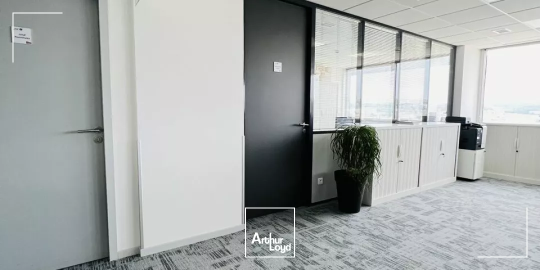 BUREAUX à VENDRE de 1263 m²