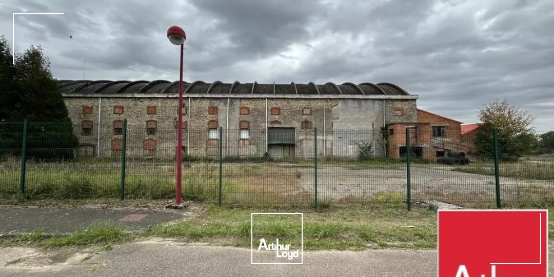 ENTREPOT - ATELIER à VENDRE de 11383 m²