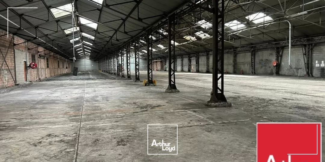 ENTREPOT - ATELIER à VENDRE de 11383 m²