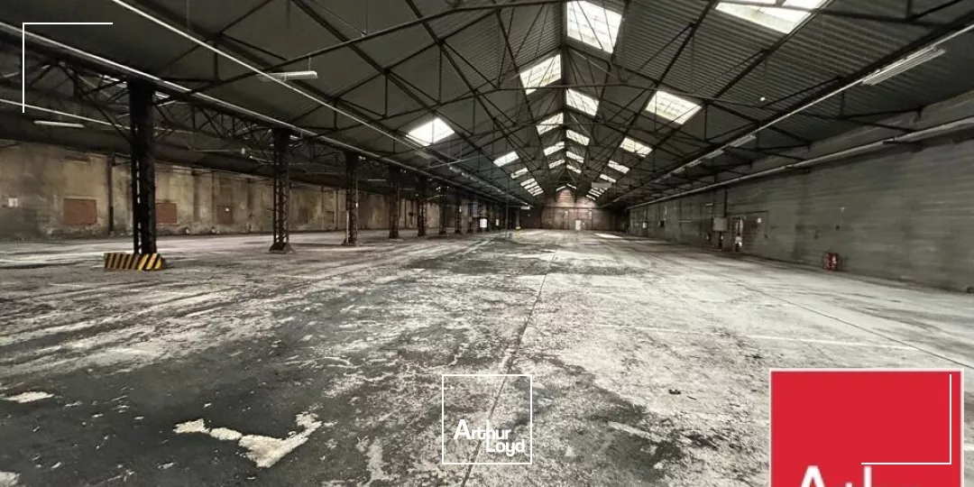 ENTREPOT - ATELIER à VENDRE de 11383 m²