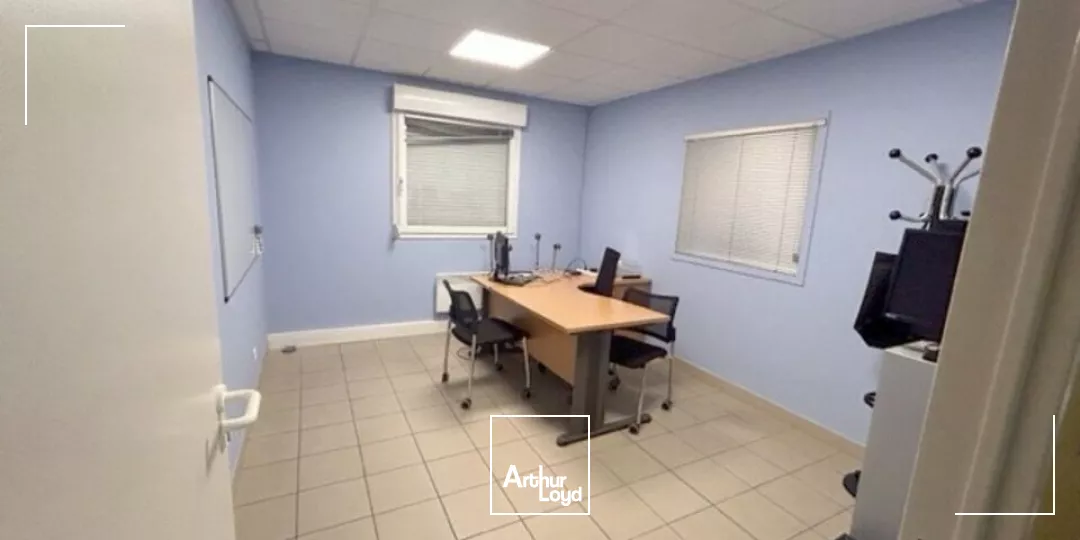 LOCAL D'ACTIVITE - ENTREPOT à LOUER de 645 m²