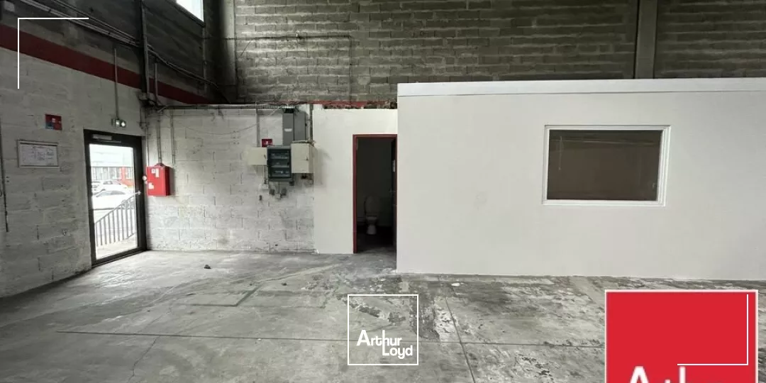 LOCAL D'ACTIVITE - ENTREPOT à LOUER de 1220 m²