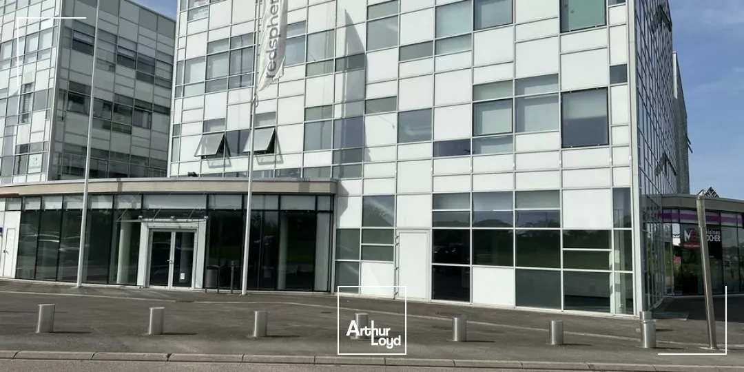 LOCAL COMMERCIAL à LOUER de 434 m²