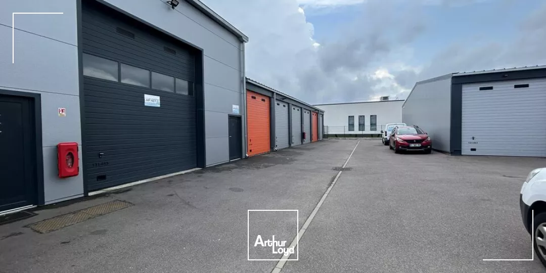 LOCAL D'ACTIVITE - ENTREPOT à LOUER de 145 m²
