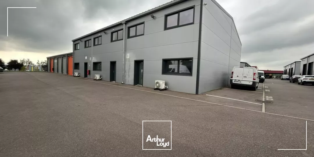LOCAL D'ACTIVITE - ENTREPOT à LOUER de 145 m²