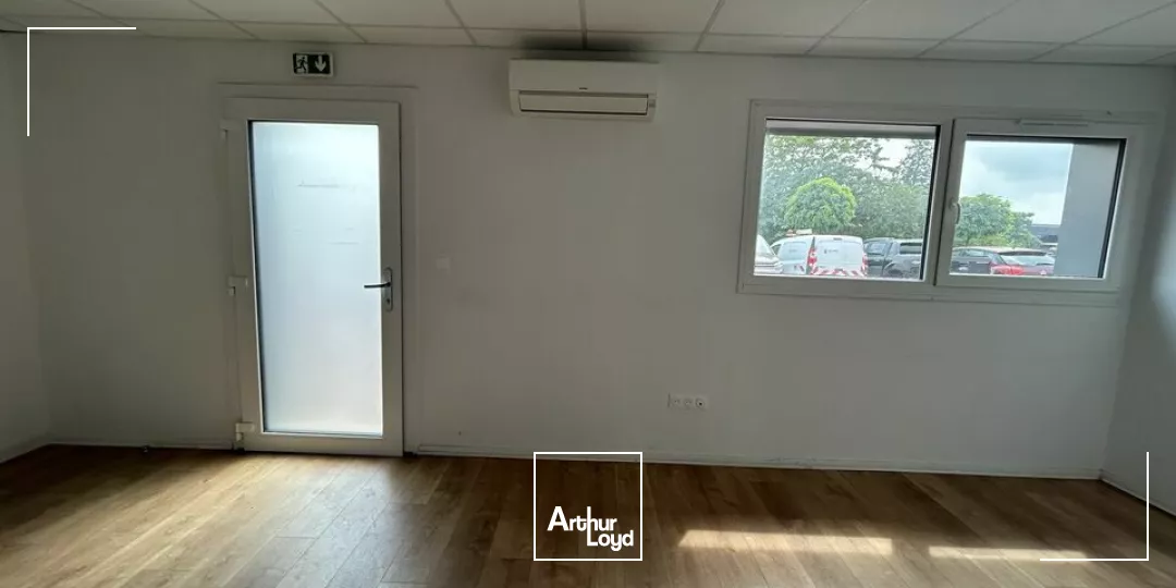 LOCAL D'ACTIVITE - ENTREPOT à LOUER de 145 m²