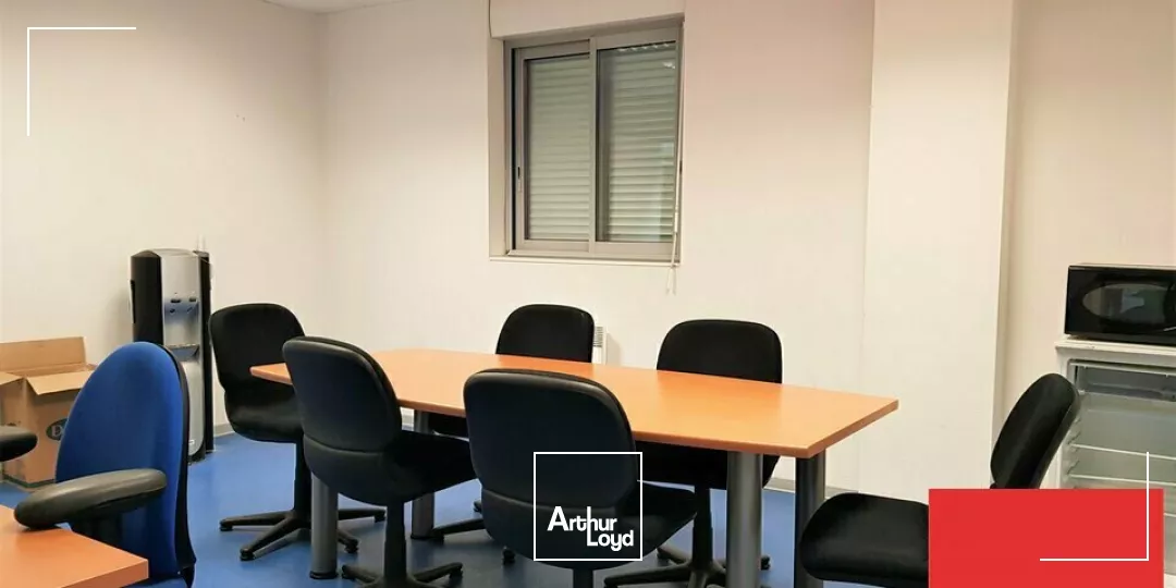 À VENDRE - LOCAL D'ACTIVITÉ DE 535M² - ZA CHASSENEUIL DU POITOU