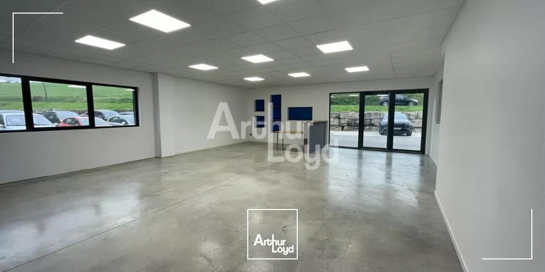 Local d'activité à louer à Domessin - avec showroom