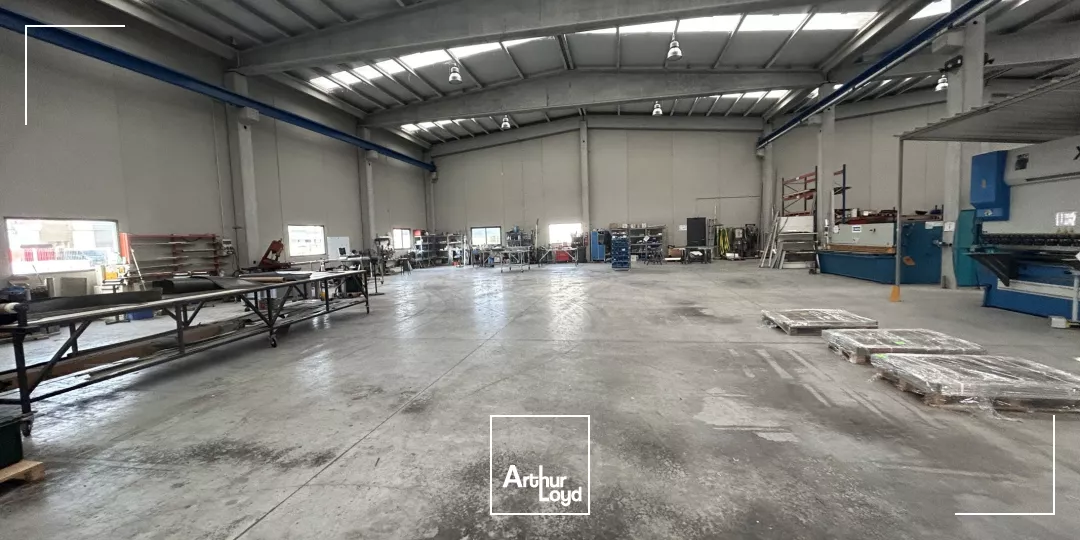 Locaux d'activité à louer - 1515 m2 - Perpignan Nord