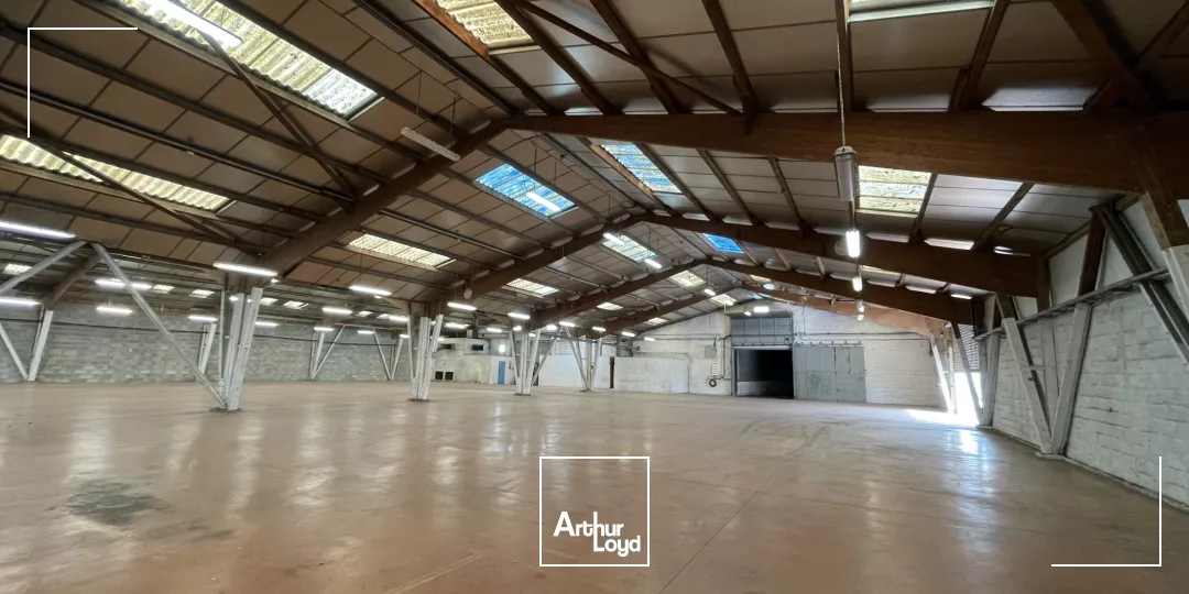 Locaux d'activité à vendre à SYLVAINS LES MOULINS 27240