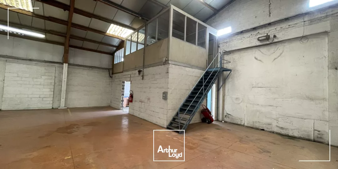 Locaux d'activité à vendre à SYLVAINS LES MOULINS 27240