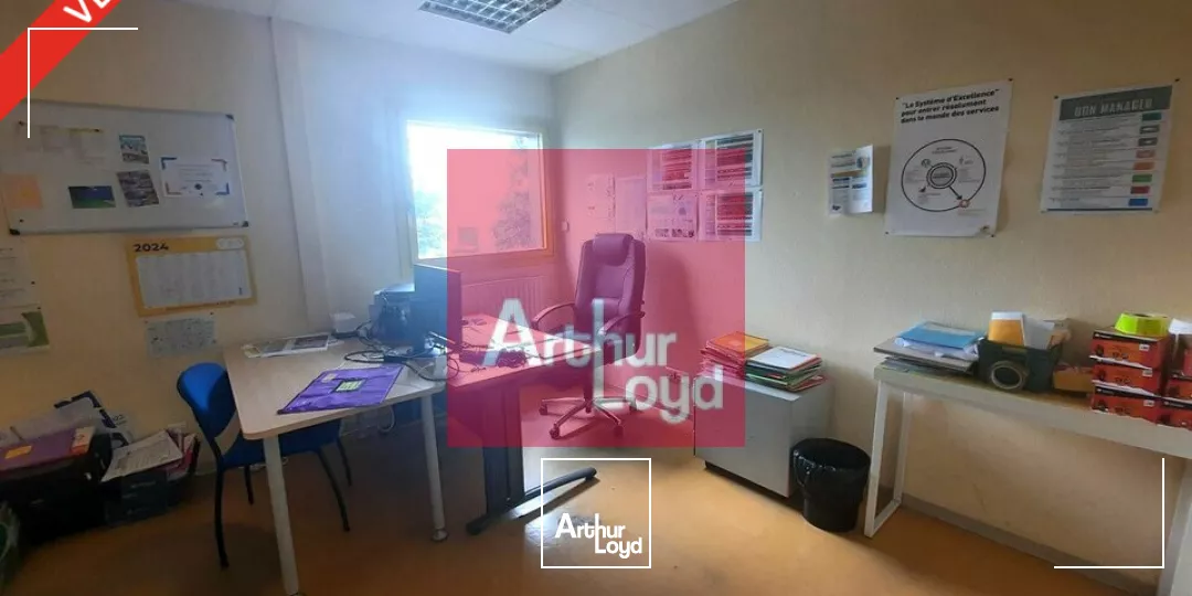 PONT DU CHATEAU A VENDRE LOCAL ACTIVITE 1048 M² - PARCELLE 3 955 M²