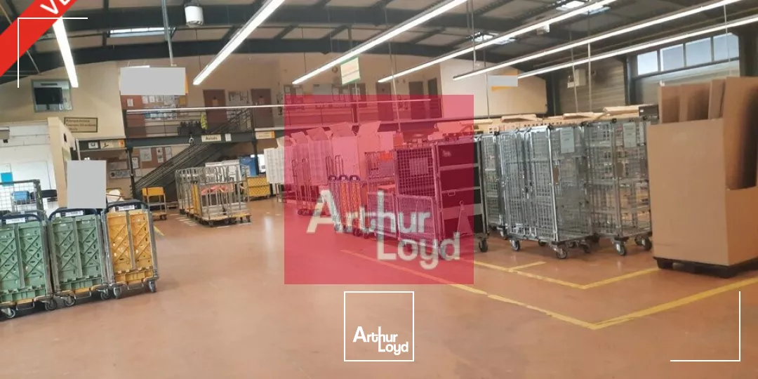 PONT DU CHATEAU A VENDRE LOCAL ACTIVITE 1048 M² - PARCELLE 3 955 M²