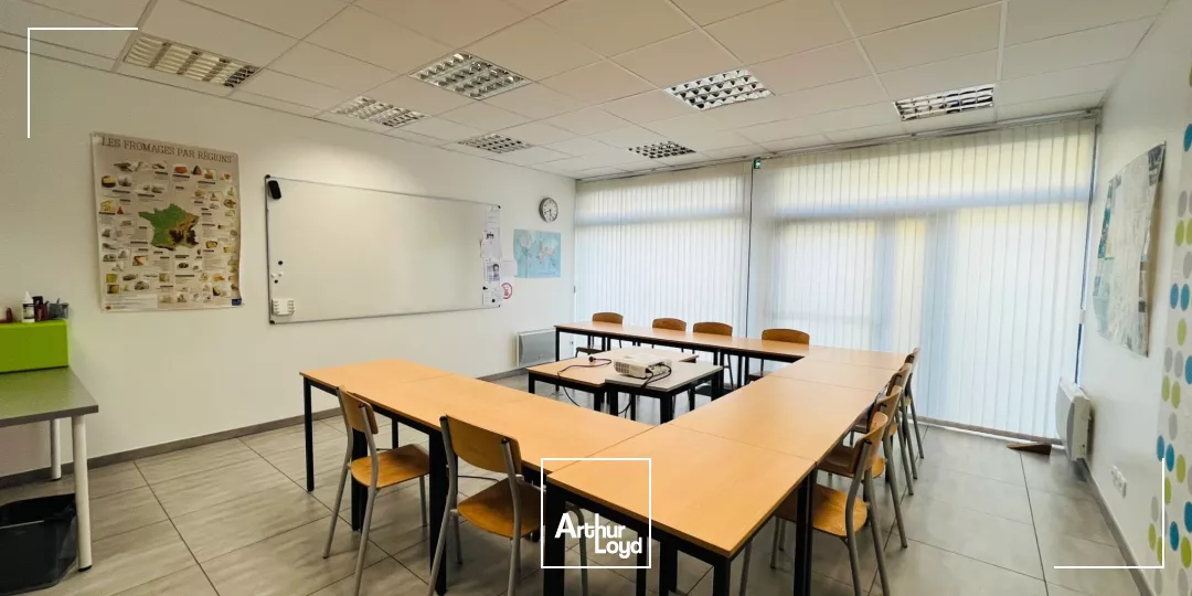 BUREAUX À VENDRE 180 M2 TRIGNAC 