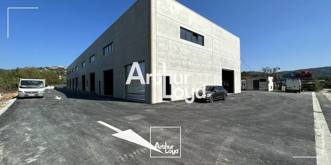 Vente local d'activité de 1150 m² sur terrain 3800 m² Puget-sur-Argens 