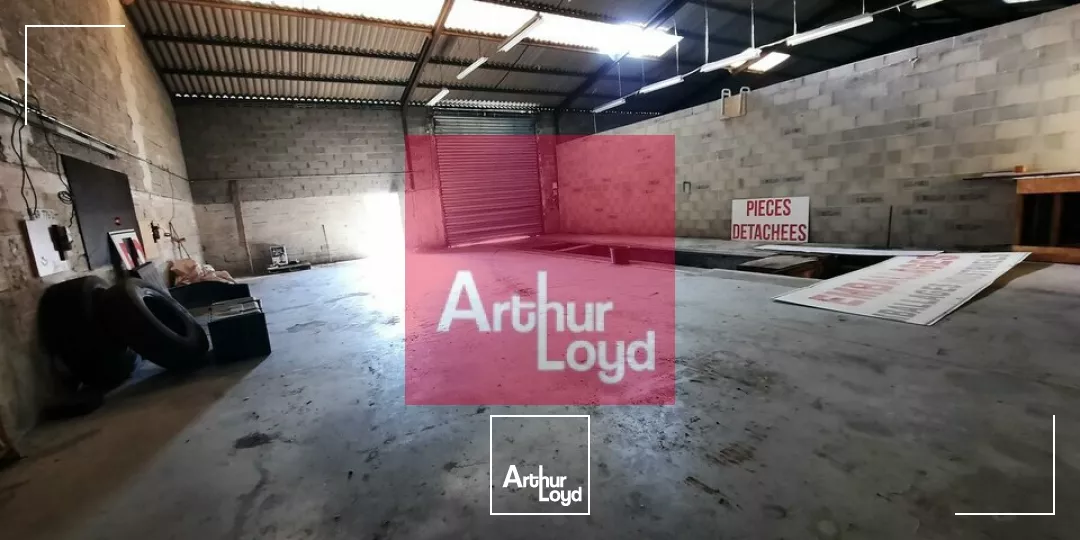 GERZAT A LOUER ENTREPOT 2400 M² - PARCELLE 10 000 M²
