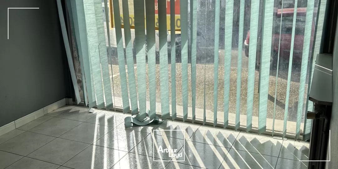 Local avec vitrine à louer sur un axe commercial de Périgueux