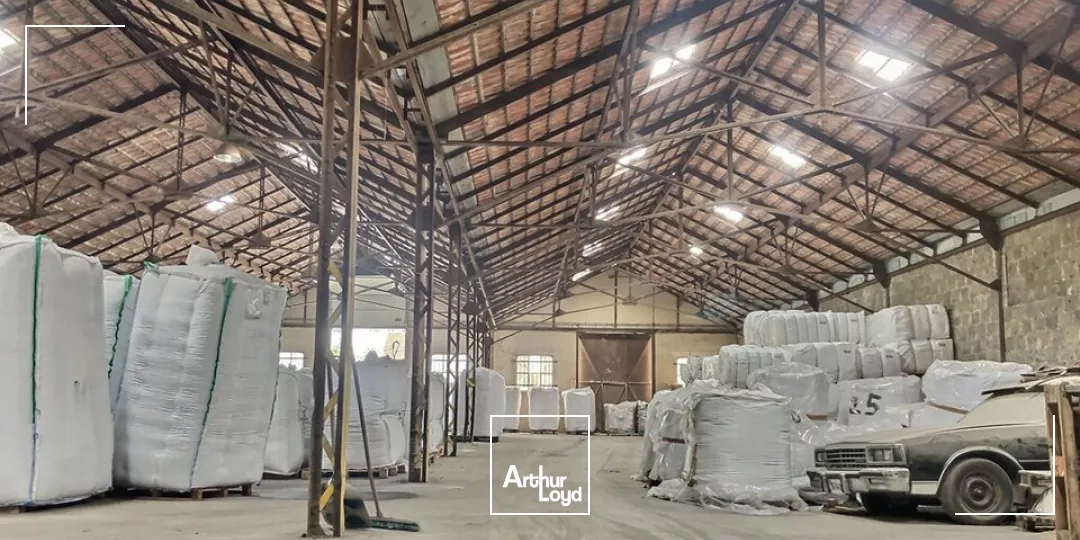 ENTREPOT - ATELIER à LOUER de 1500 m²