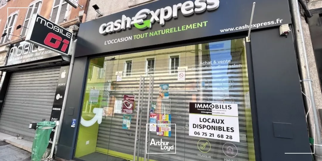 OYONNAX - CENTRE VILLE - LOCAL COMMERCIAL A LOUER