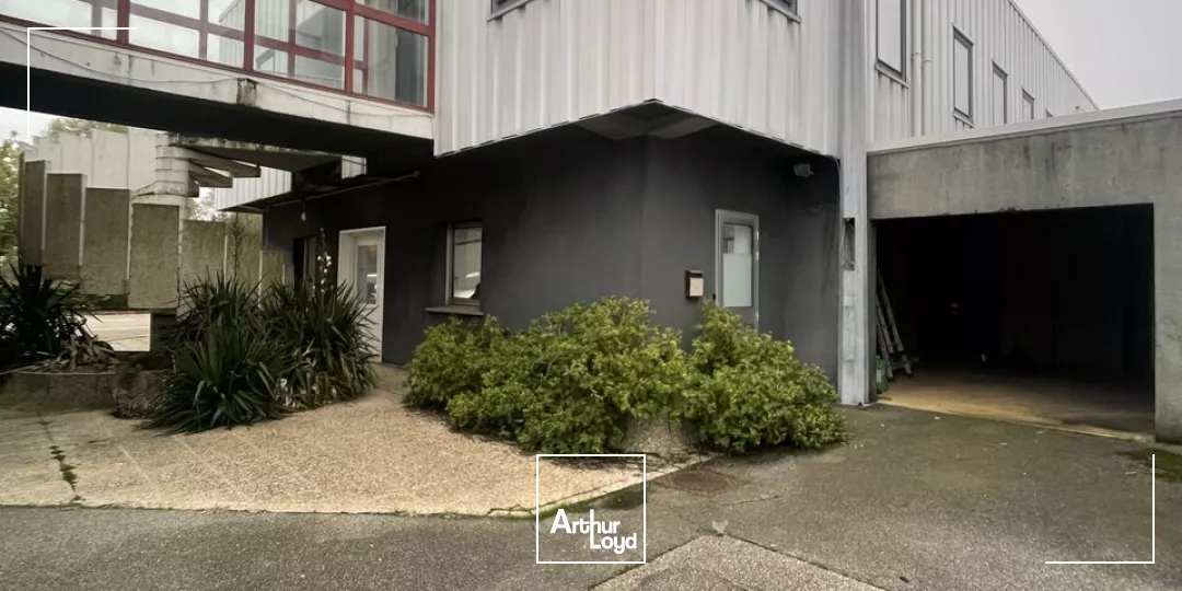 A LOUER - GONFREVILLE L'ORCHER - BUREAUX - 480 m² - 23 PLACES DE STATIONNEMENT 