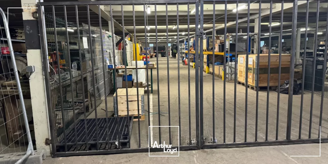 LOCAUX DE STOCKAGE A LOUER - 250 M2 - SAINT-QUENTIN