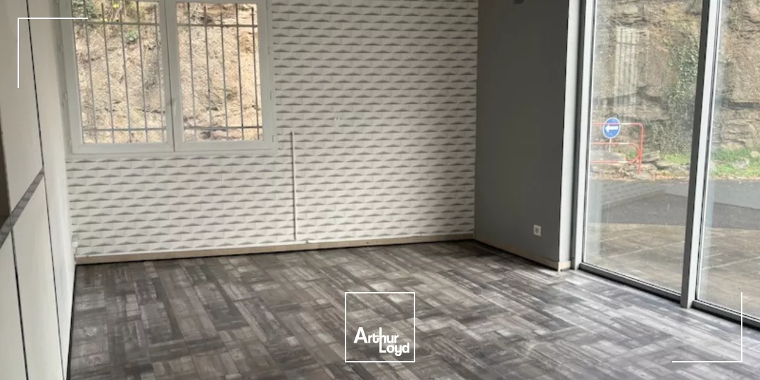 À LOUER - Bureaux de 220 m² en RDC à Saint-Chamond