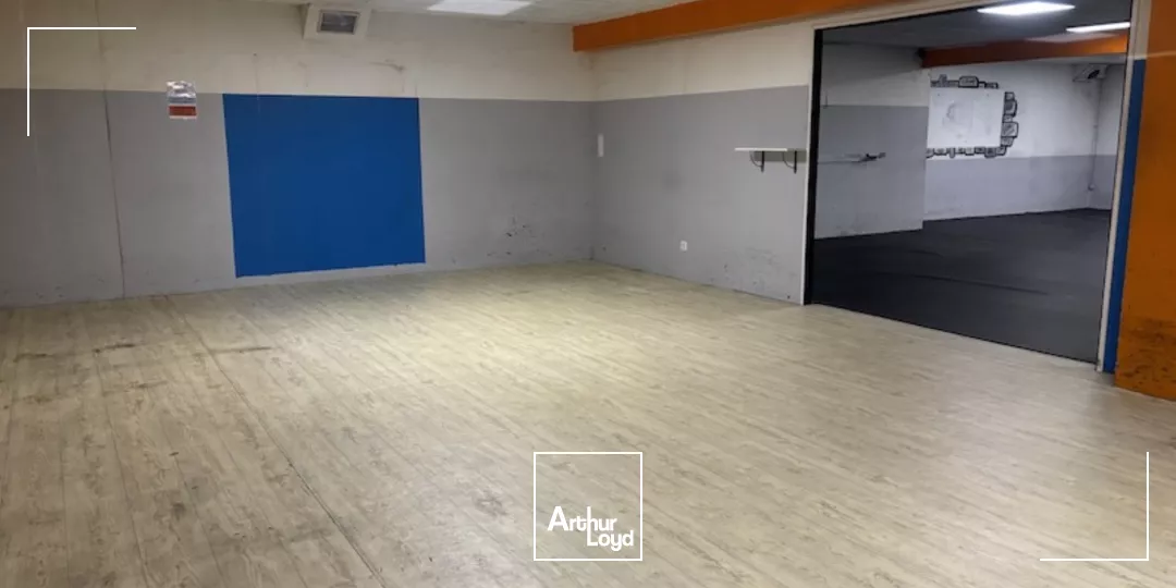 À LOUER - Bureaux de 220 m² en RDC à Saint-Chamond