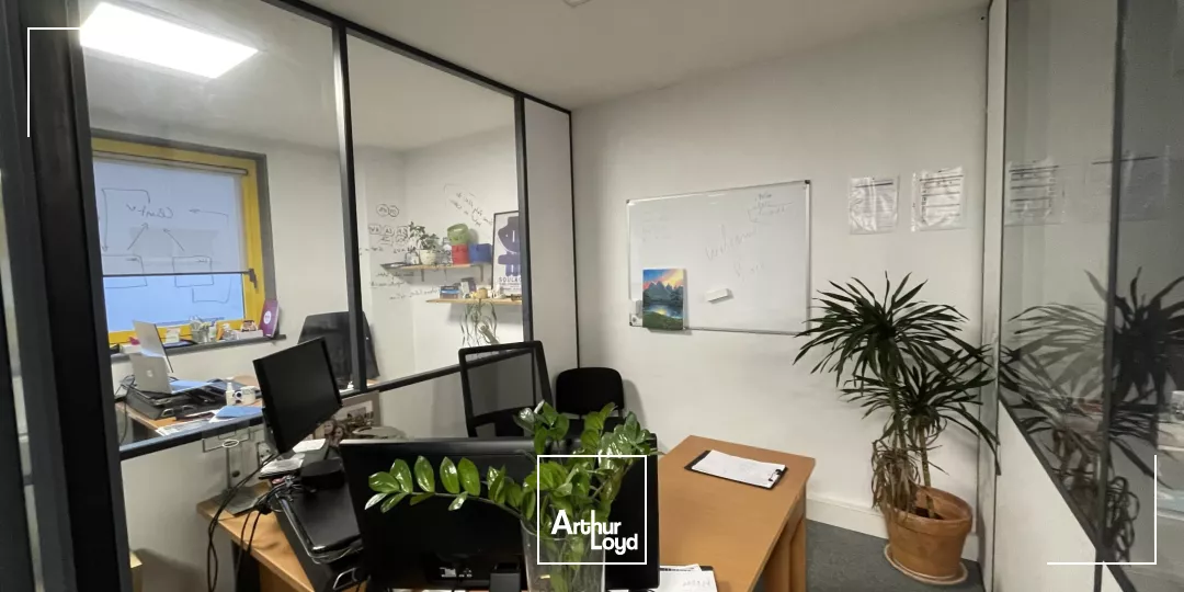 BUREAUX À LOUER-205 M²-QUARTIER DES OLIVETTES
