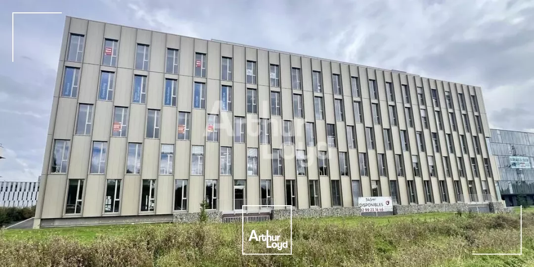 Idéalement situé avec visibilité rocade