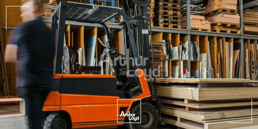 Local d'activité et bureaux à louer à Domessin - 300 m²