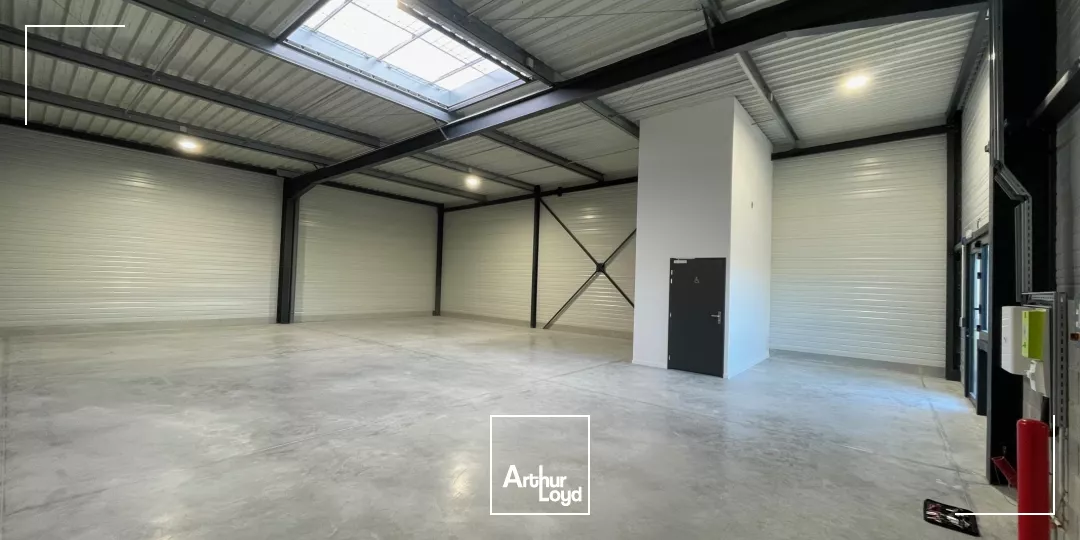 A LOUER - LOCAUX D'ACTIVITÉS NEUFS - 2544 M2 DIVISIBLES - SAINT-QUENTIN