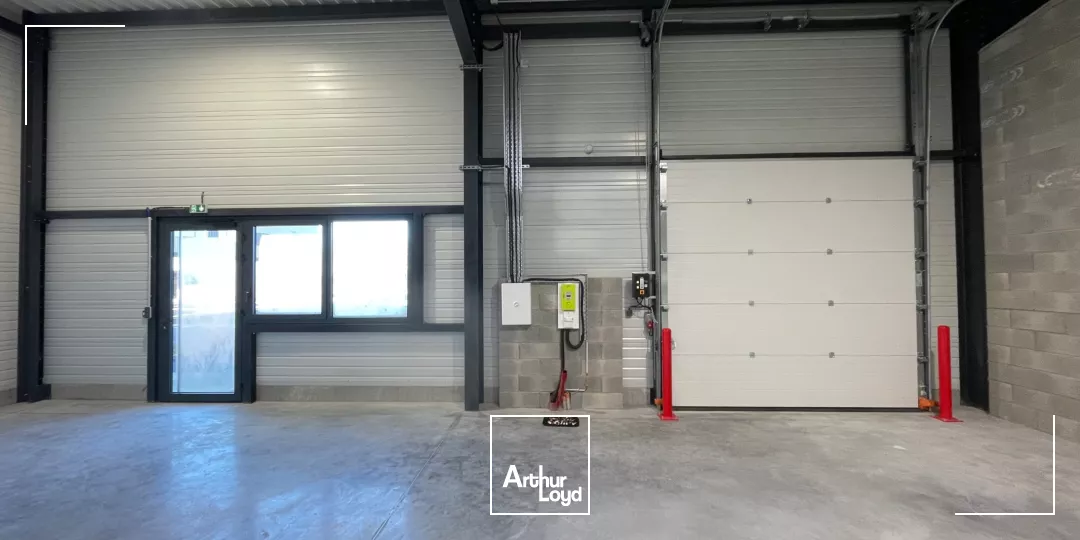 A LOUER - LOCAUX D'ACTIVITÉS NEUFS - 2544 M2 DIVISIBLES - SAINT-QUENTIN