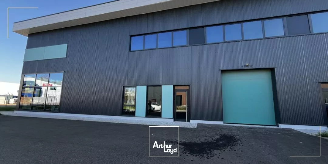 LOCAL D'ACTIVITE - ENTREPOT à LOUER de 680 m²