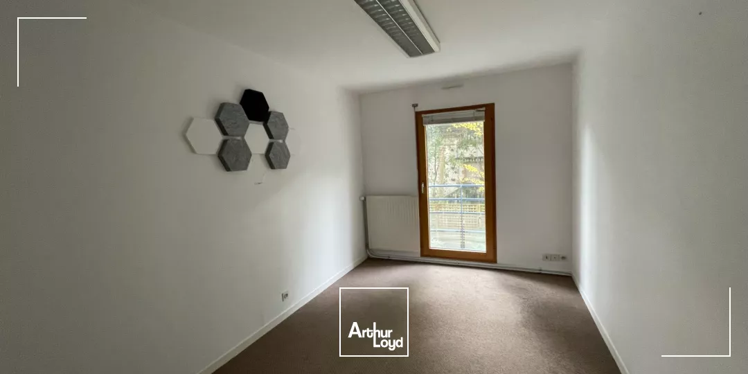 BUREAUX À LOUER-90 M²-QUARTIER MONSELET/PROCÉ