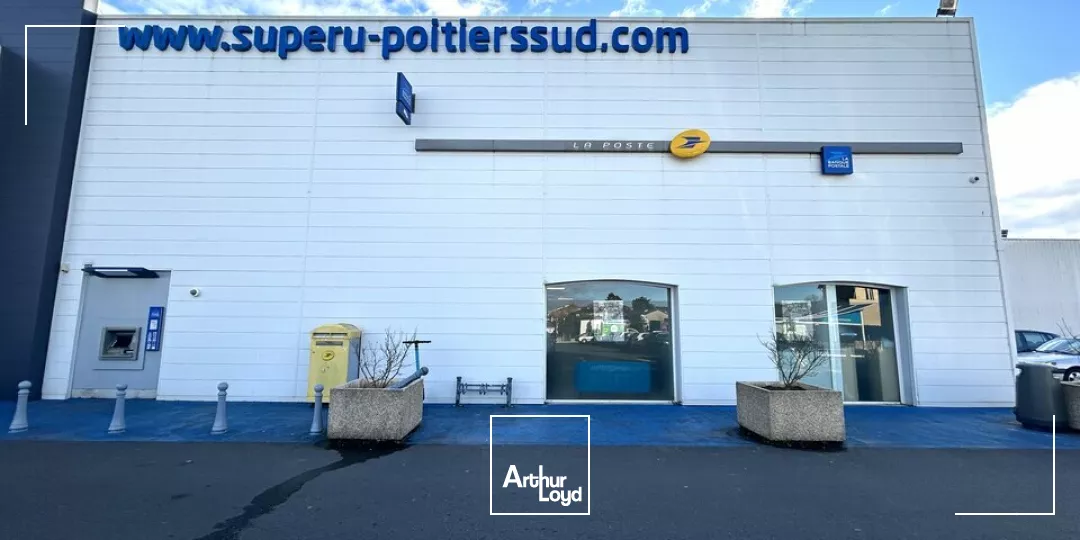 EMPLACEMENT DE CHOIX - À LOUER LOCAL COMMERCIAL - ZONE COMMERCIALE DE POITIERS SUD