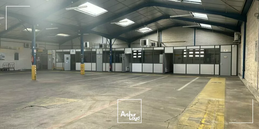 A LOUER local d'activité 660 m² - Nord Chalon