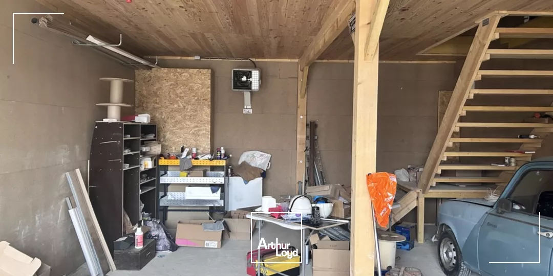 LOCAL D'ACTIVITE OU DE STOCKAGE