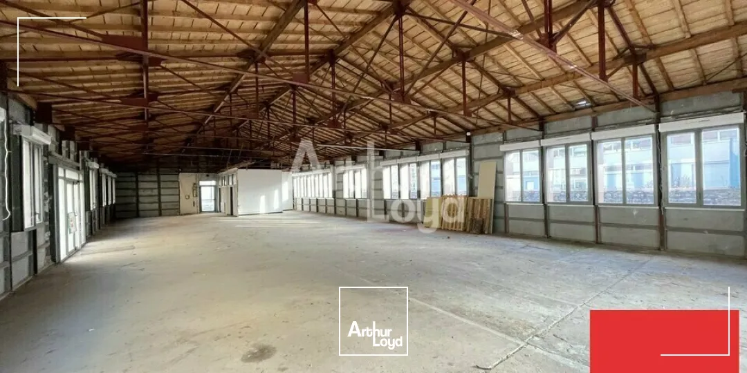 POITIERS A VENDRE CITE JUDICIAIRE 330m² LOCAL COMMERCIAL NEUF