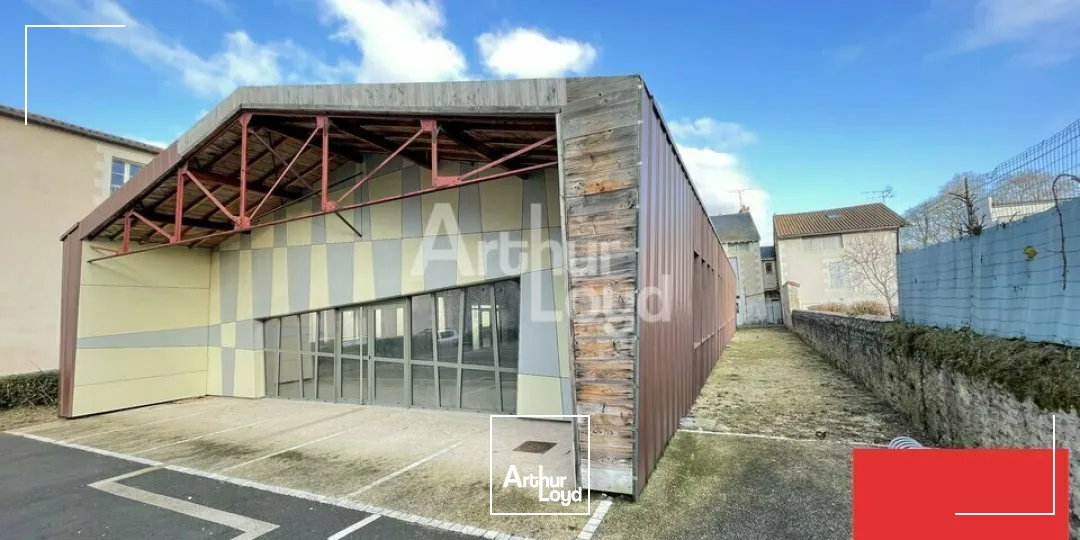 POITIERS A VENDRE CITE JUDICIAIRE 330m² LOCAL COMMERCIAL NEUF