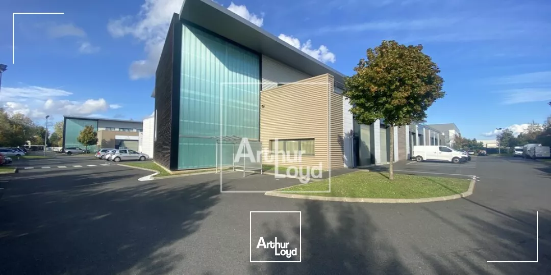 Petit bureau loué à vendre - SERRIS