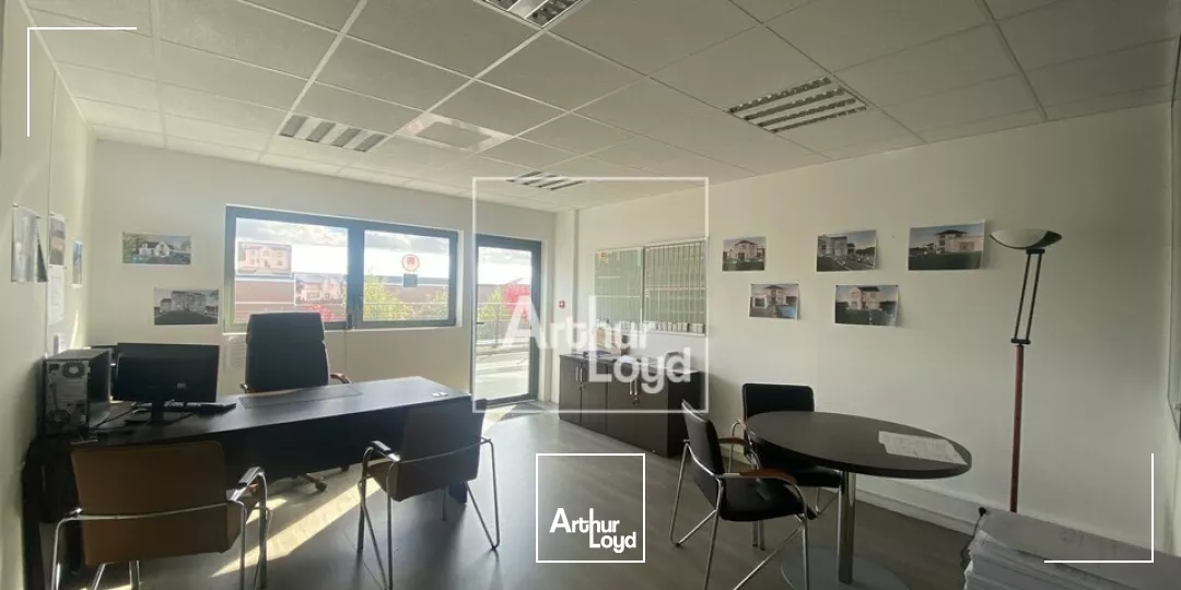 Petit bureau loué à vendre - SERRIS