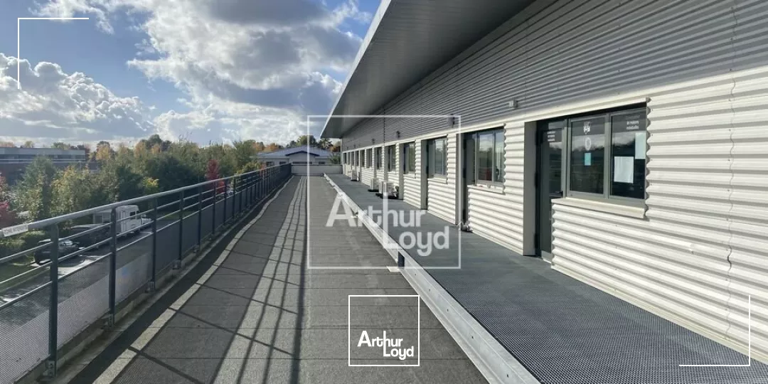 Petit bureau loué à vendre - SERRIS