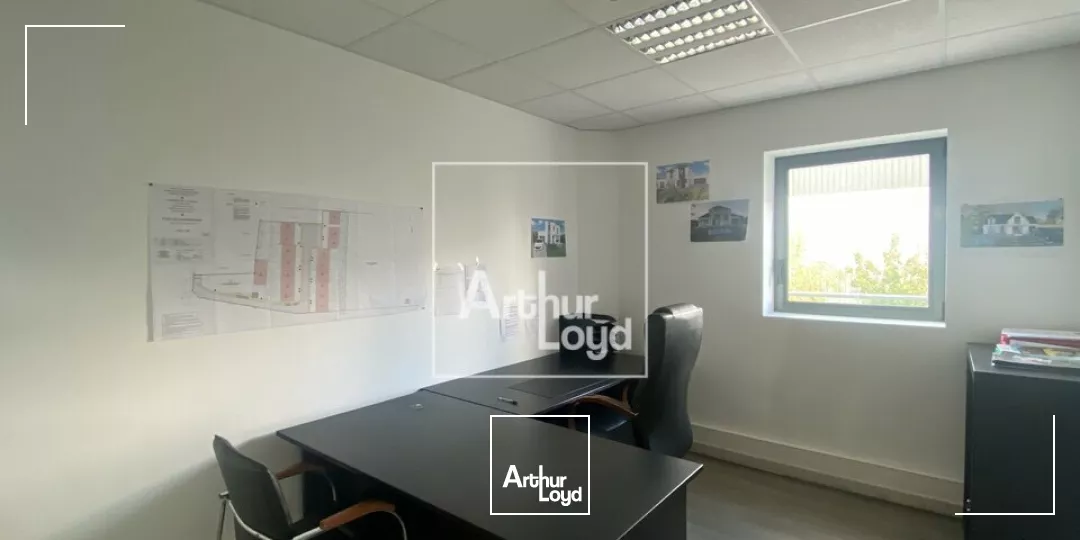 Petit bureau loué à vendre - SERRIS